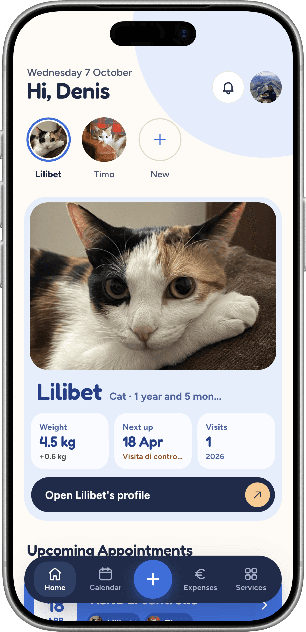 Home screen of the Pets Lovers app with the digital pet health record